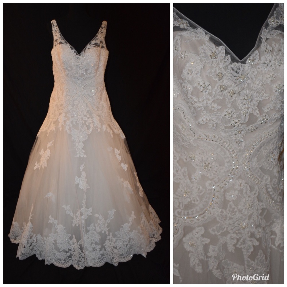 Casablanca Plumeria Wedding Dress - Picture 3 of 8